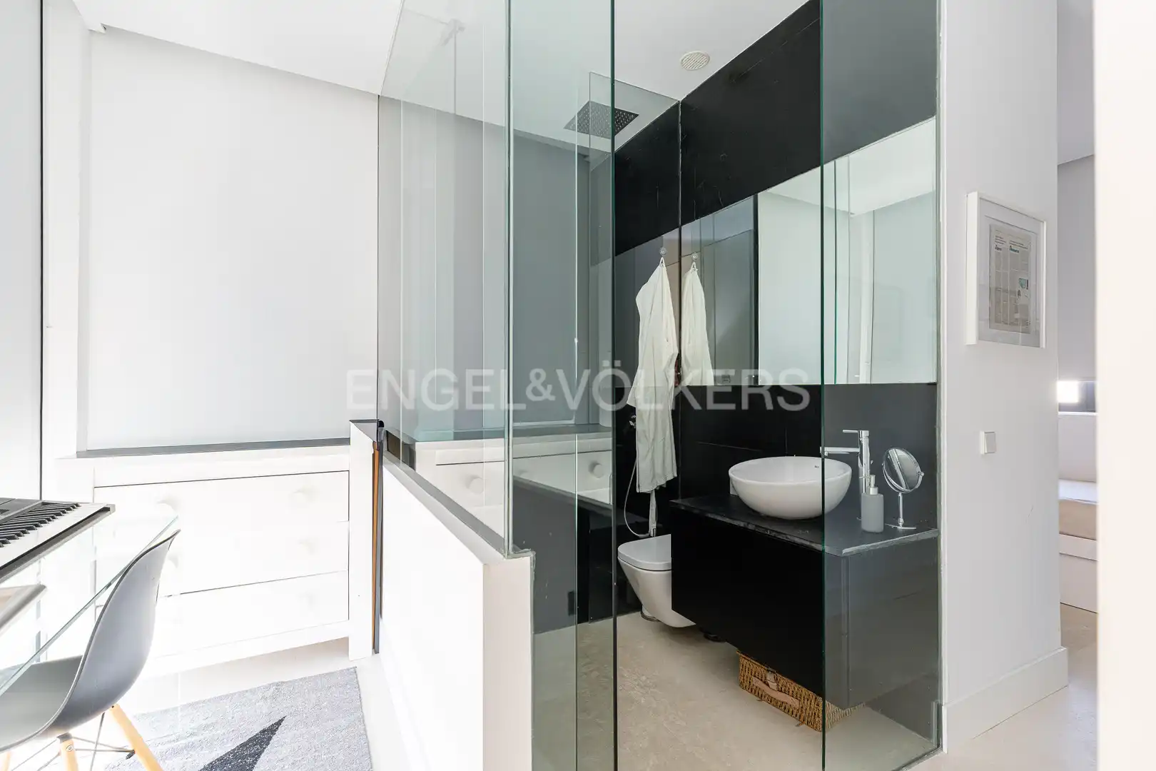 Bathroom of Houses for sale in Boadilla del Monte  with Heating, Private garden and Storage room