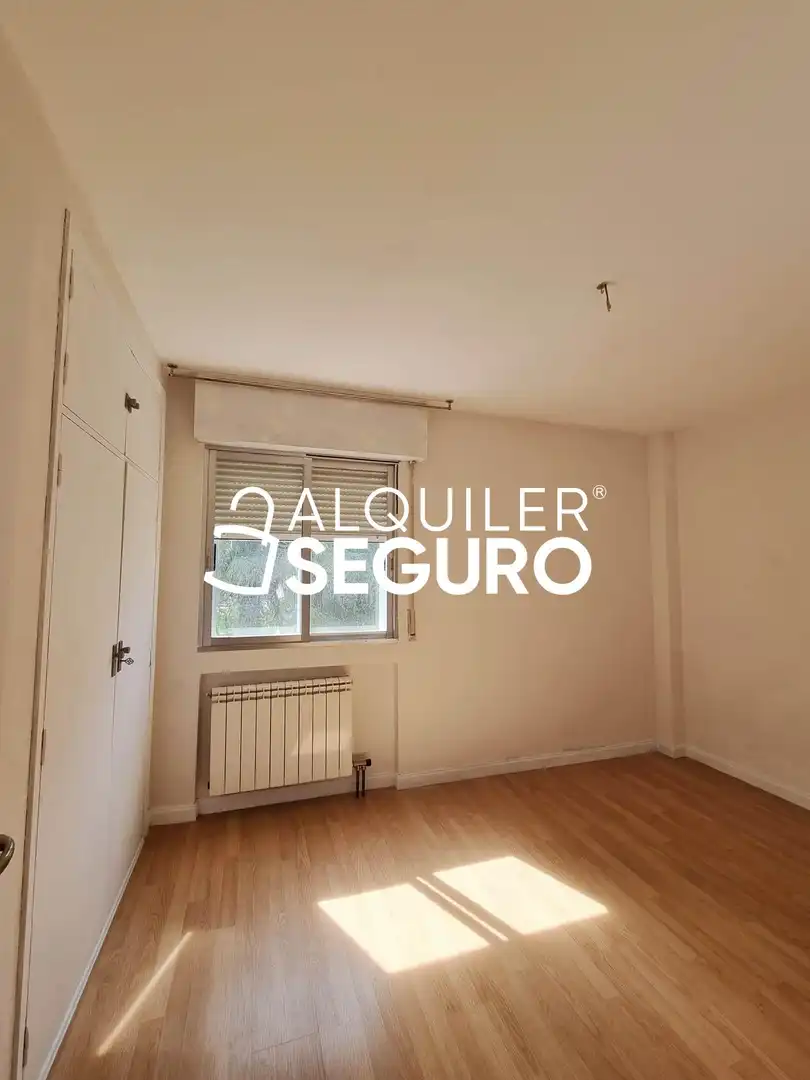 Habitación de Piso de alquiler en Collado Villalba con Calefacción, Terraza y Piscina