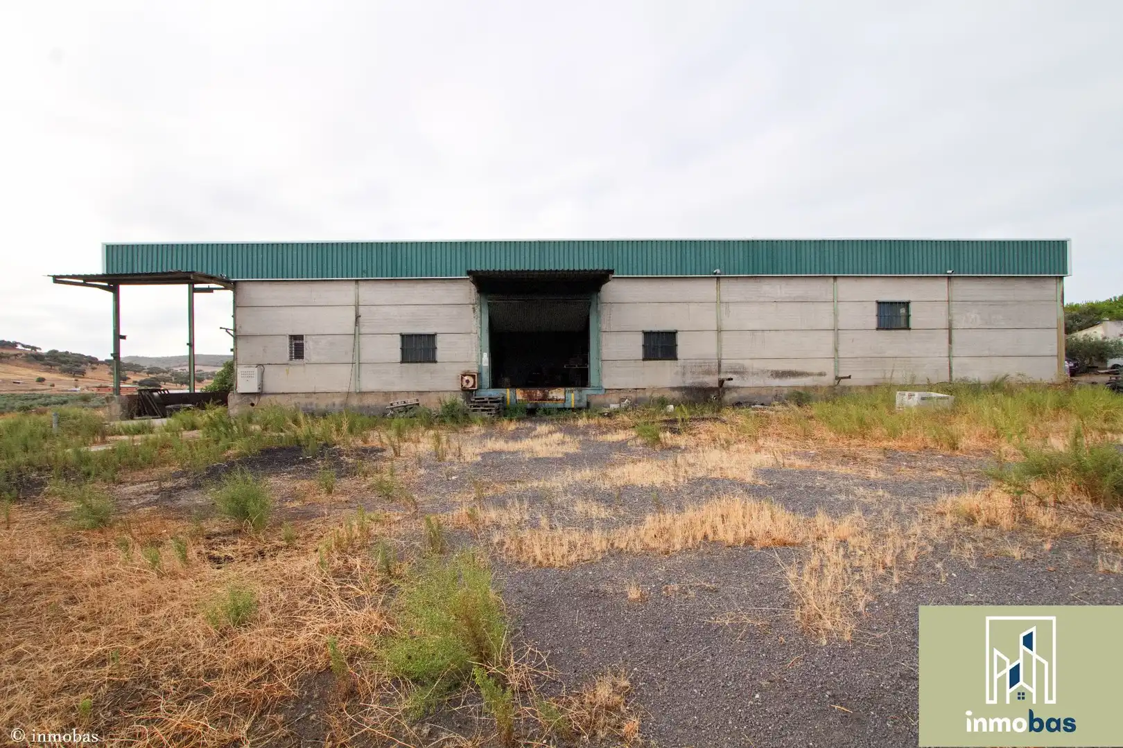 Vista exterior de Nau industrial en venda en Valverde de Leganés