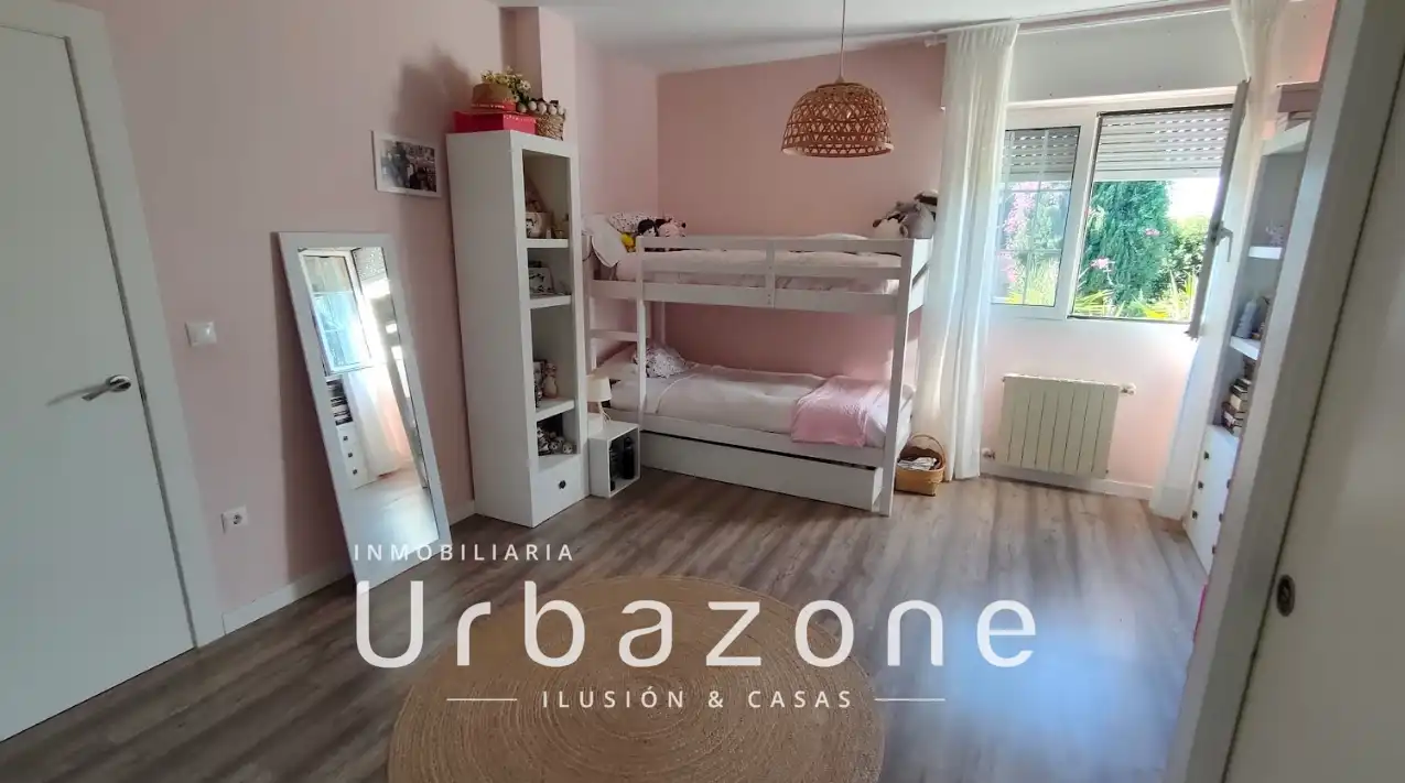 Habitación de Casa o chalet en venta en Mutxamel con Aire acondicionado, Calefacción y Jardín privado