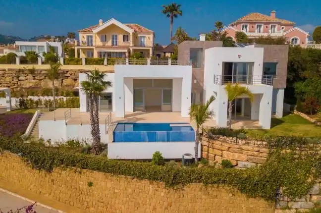 Casa con piscina en venta en Benahavís pueblo, imagen 3