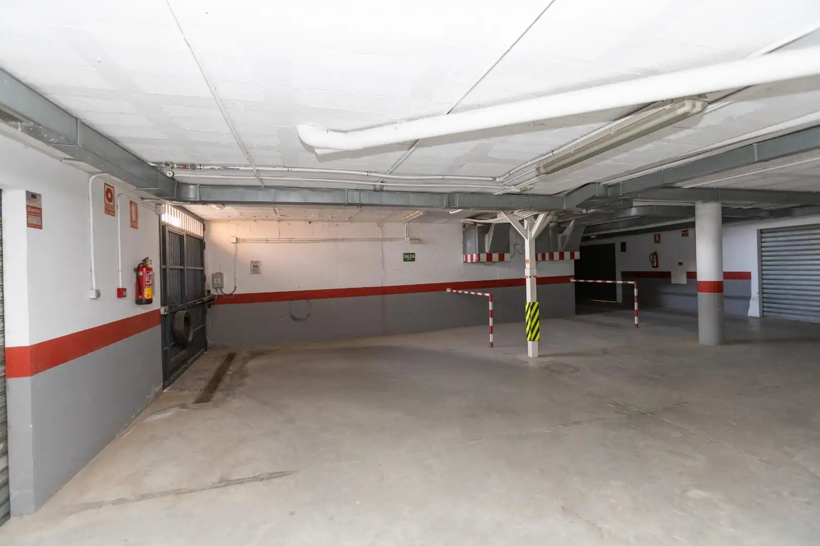 Parking of Detached homes for sale in Vélez-Málaga  with Heating, Private garden and Terrace