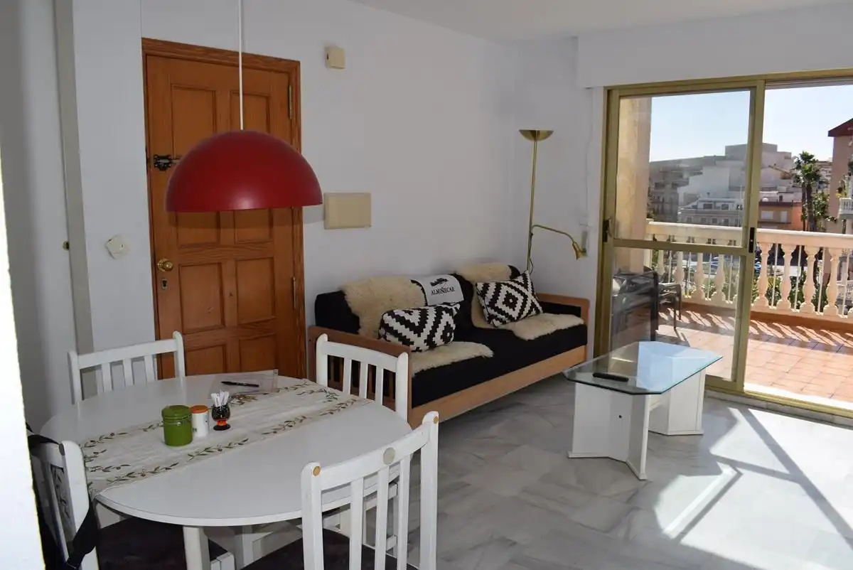 Wohnzimmer von Dachboden zur Miete in Almuñécar mit Terrasse, Möbliert und Ofen