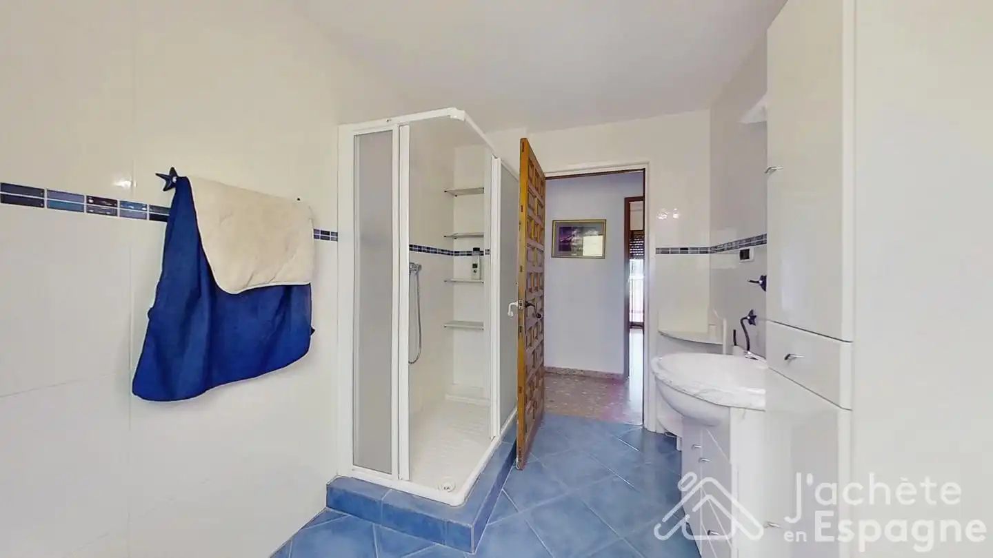 Bathroom of Country homes for sale in Quart de les Valls  with Private garden, Terrace and Swimming Pool
