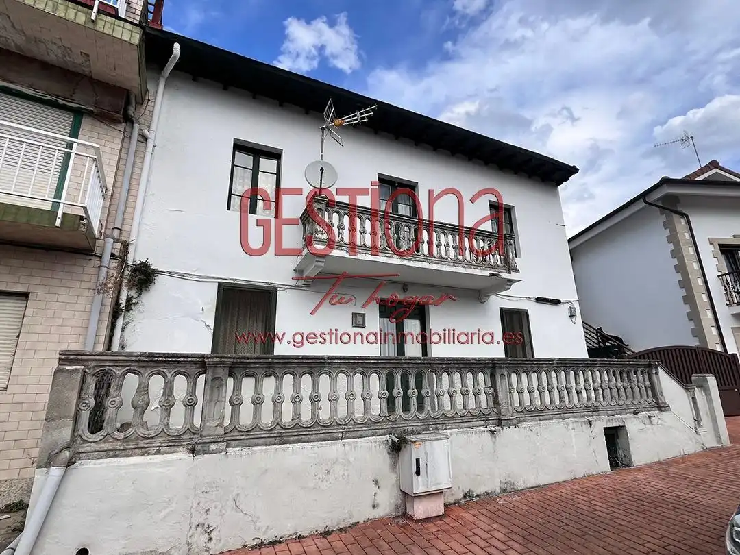 Vista exterior de Casa o chalet en venta en Noja con Terraza, Trastero y Amueblado