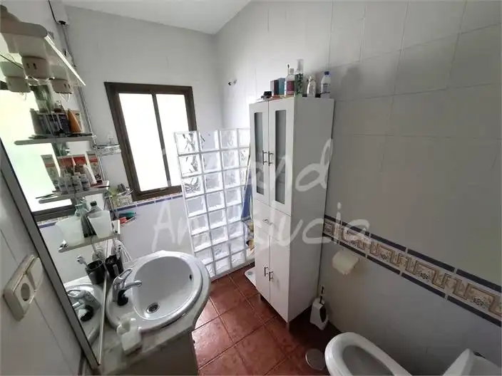 Bany de Casa o xalet en venda en Loja amb Aire condicionat, Terrassa i Piscina