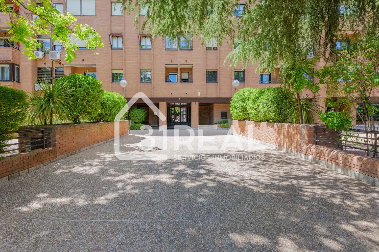 Vista exterior de Àtic en venda en Madrid amb Aire condicionat, Calefacció i Terrassa