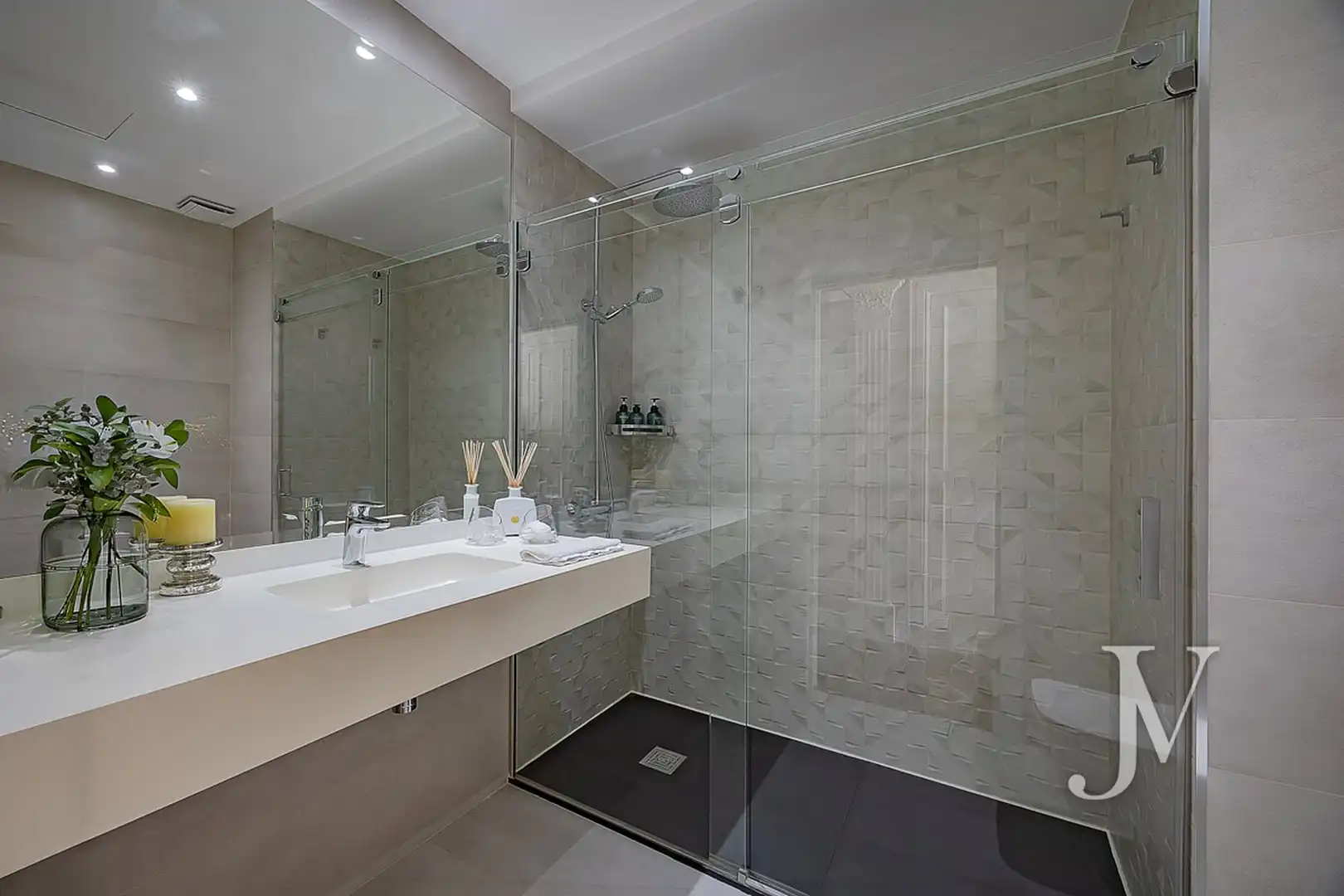 Baño de Casa o chalet en venta en Madrid con Aire acondicionado, Calefacción y Jardín privado