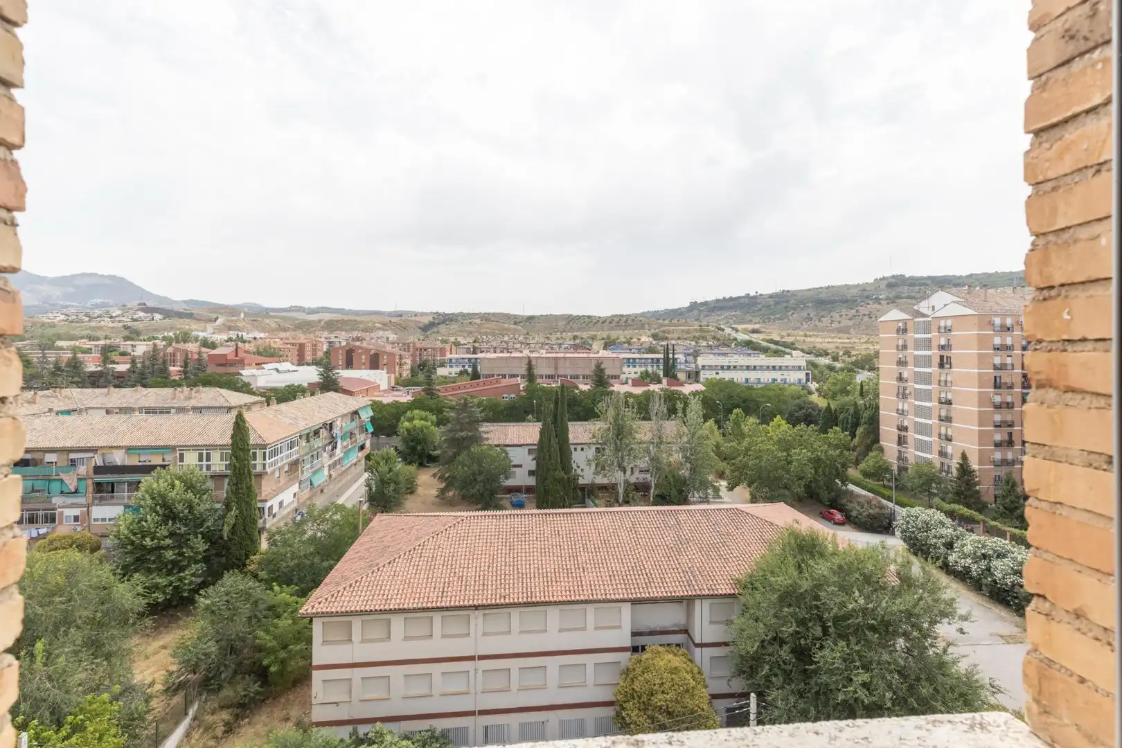 Vista exterior de Piso en venta en Granada con Terraza y Balcón