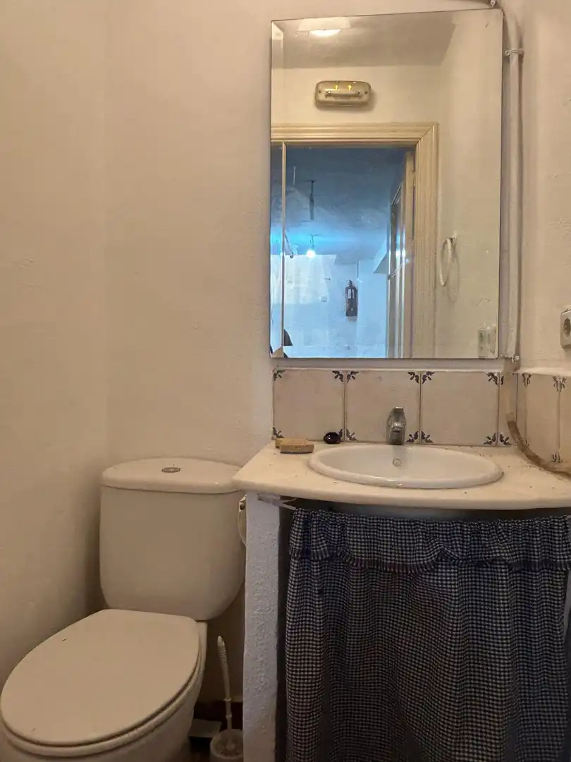 Badezimmer von Geschaftsraum zum Verkauf in Jaén mit Klimaanlage