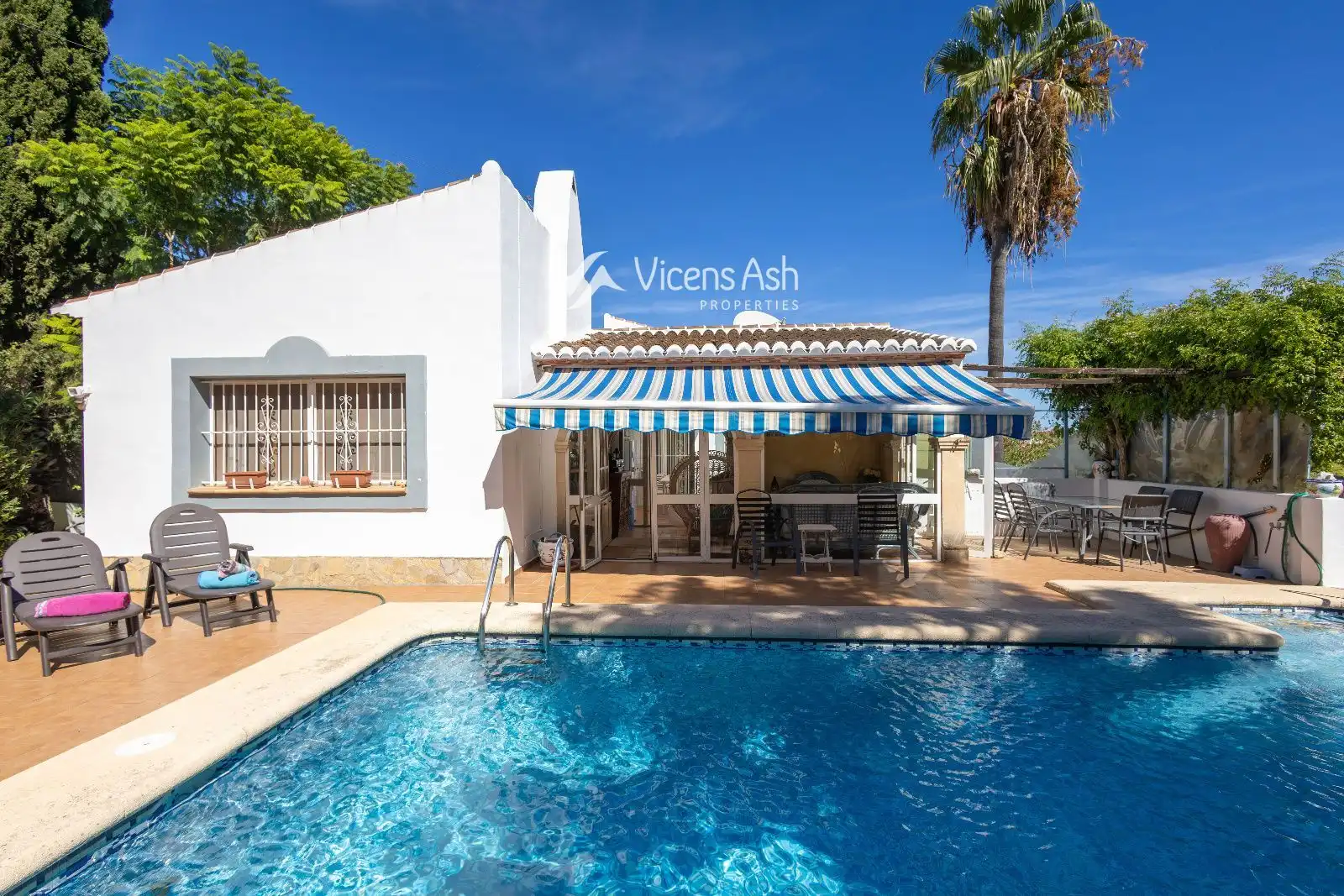 Vista exterior de Casa o chalet en venta en Cap Martí - El Tossalet - Pinomar