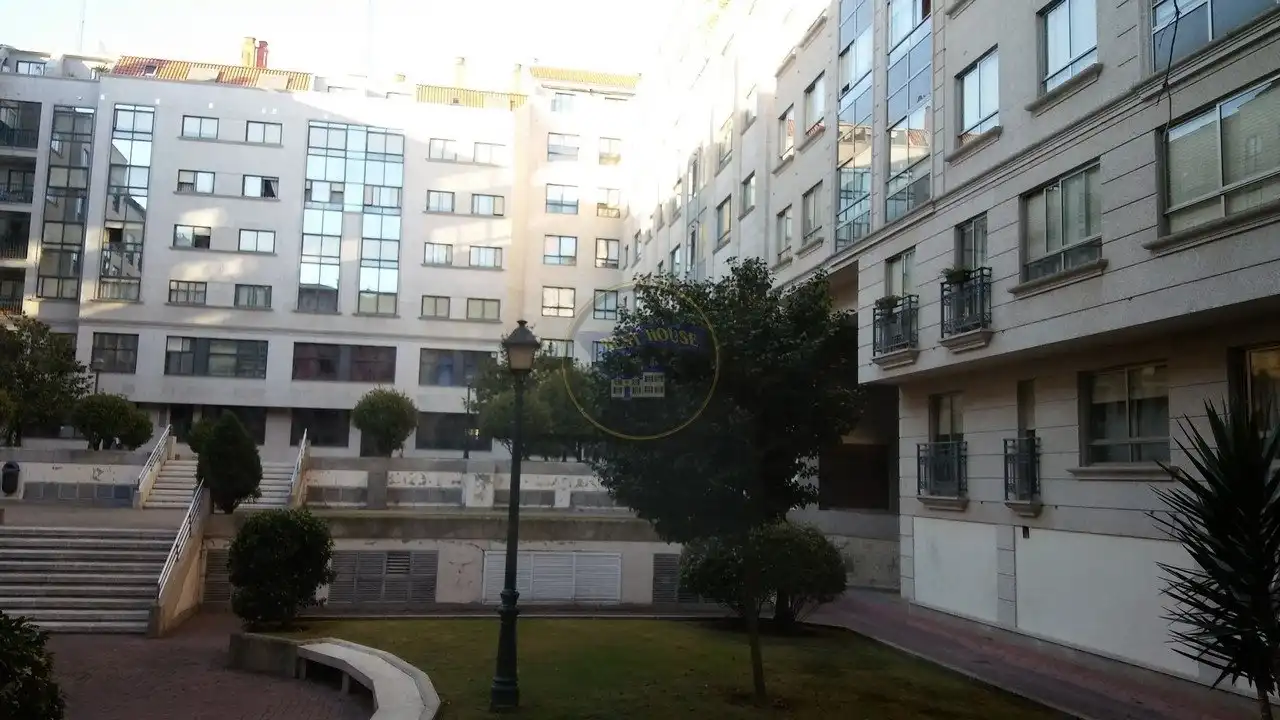 Vista exterior de Piso en venta en Vigo  con Calefacción, Jardín privado y Parquet