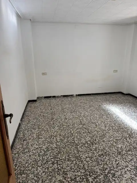 Piso en venta en Xirivella con Calefacción, Trastero y Balcón