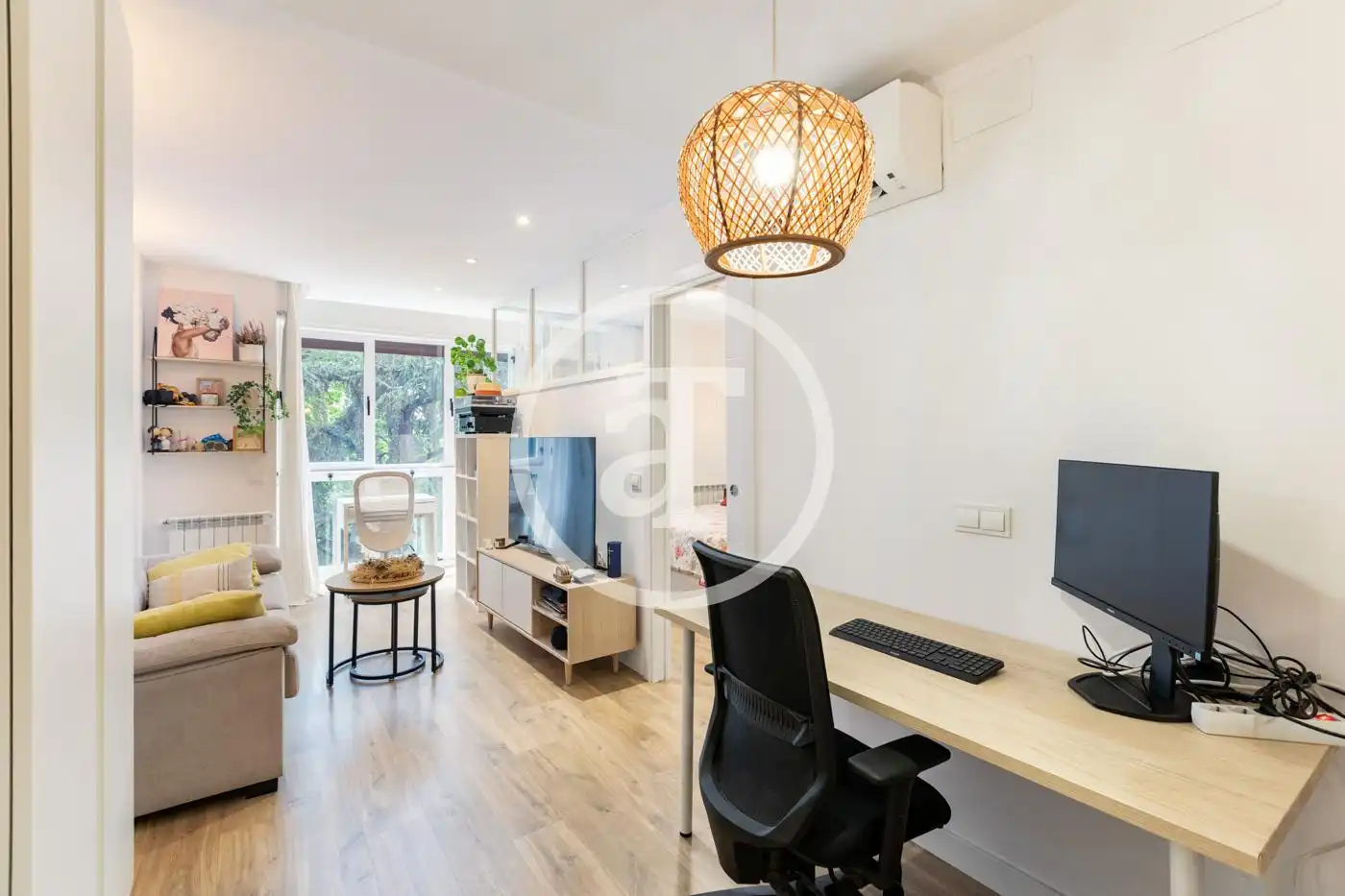 Living room of Flat for rent in Madrid  with Air Conditioner, Heating and Furnished
