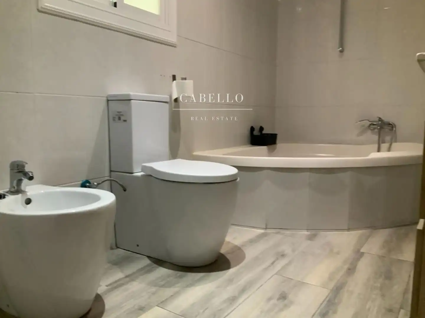 Bathroom of Flat for sale in Terrassa  with Oven
