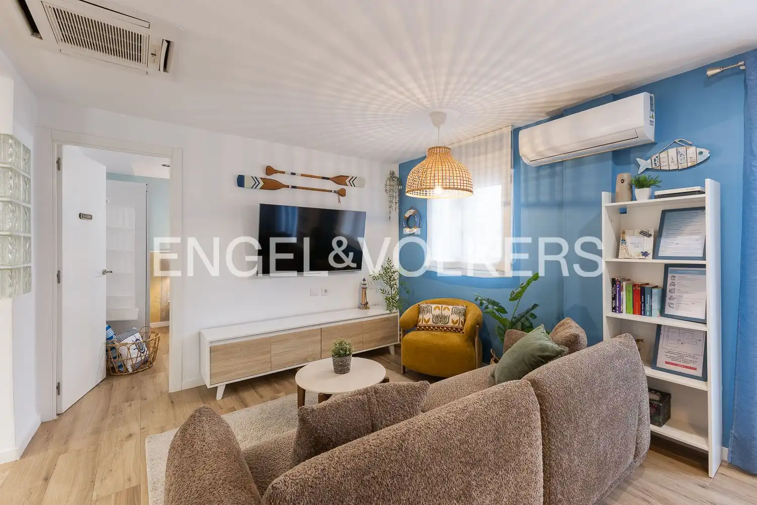 Living room of Flat for sale in Valencia  with Air Conditioner, Heating and Parquet flooring