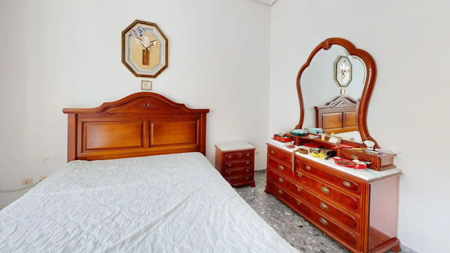 Bedroom of Flat for sale in Sevilla  with Air Conditioner, Terrace and Storage room
