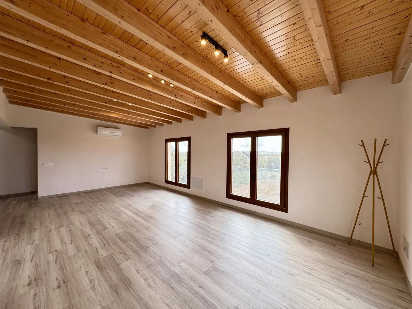Sala de estar de Finca rústica de alquiler en Ses Salines con Aire acondicionado, Calefacción y Jardín privado