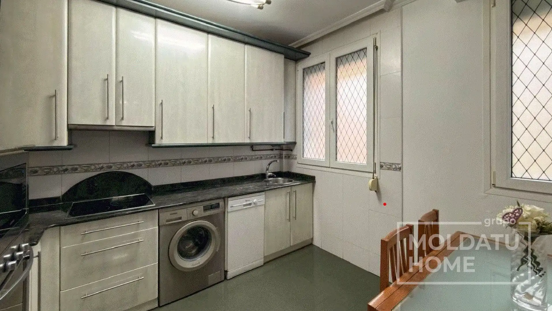 Cuina de Pis en venda en Bilbao  amb Calefacció i Moblat