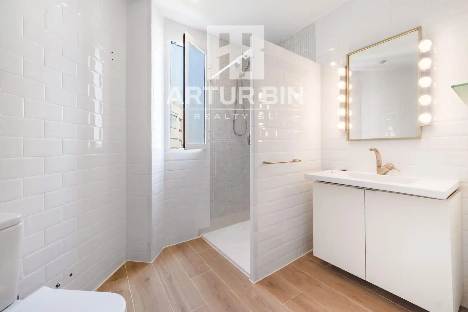Bathroom of Flat for sale in Valencia  with Balcony