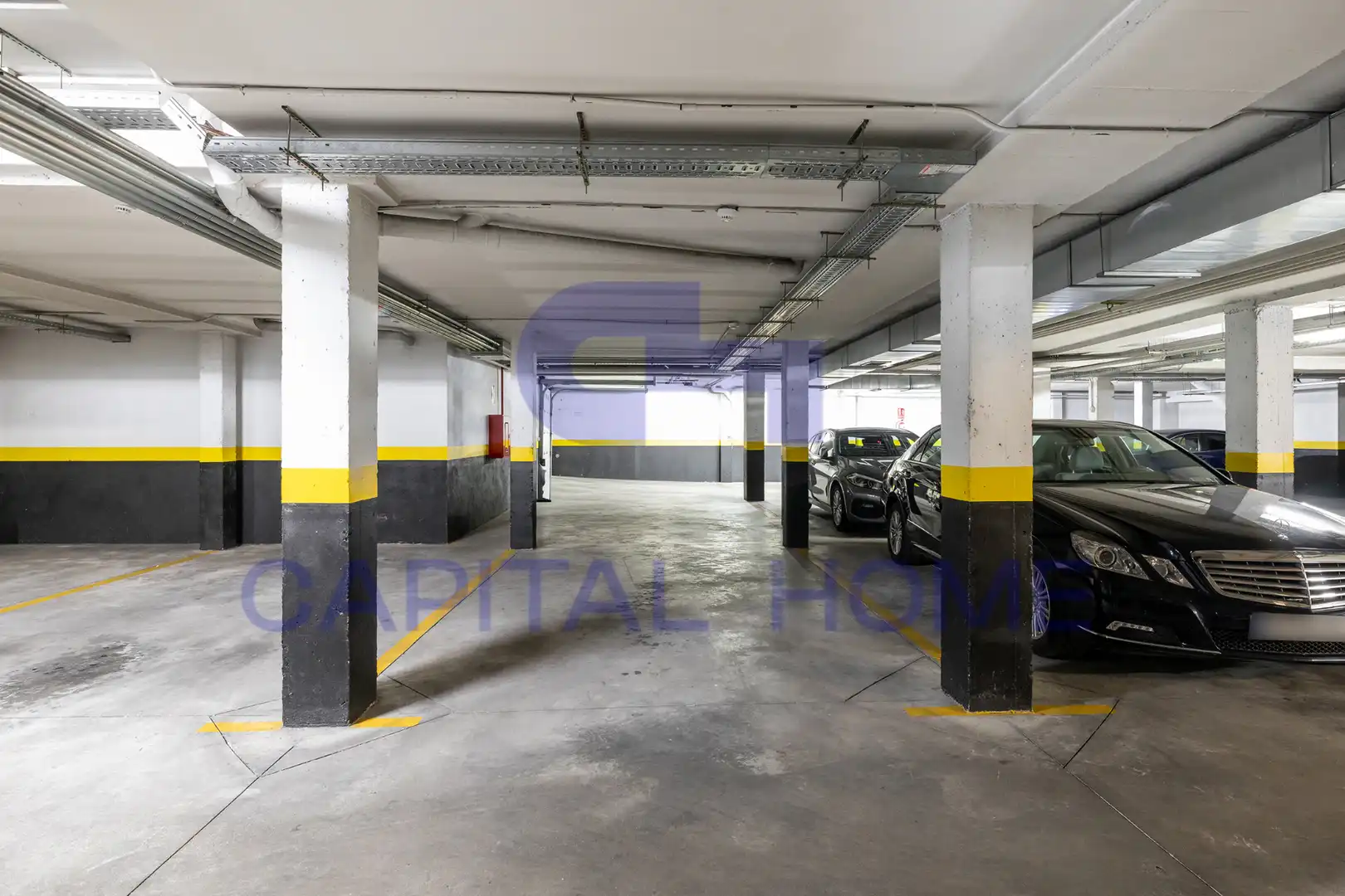 Parkplatz von Einfamilien-Reihenhaus zum Verkauf in Navalcarnero mit Klimaanlage, Heizung und Abstellraum