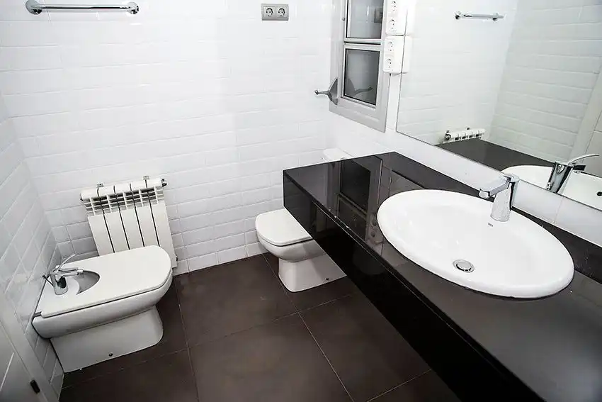Baño de Piso de alquiler en Sant Cugat del Vallès con Calefacción, Terraza y Trastero