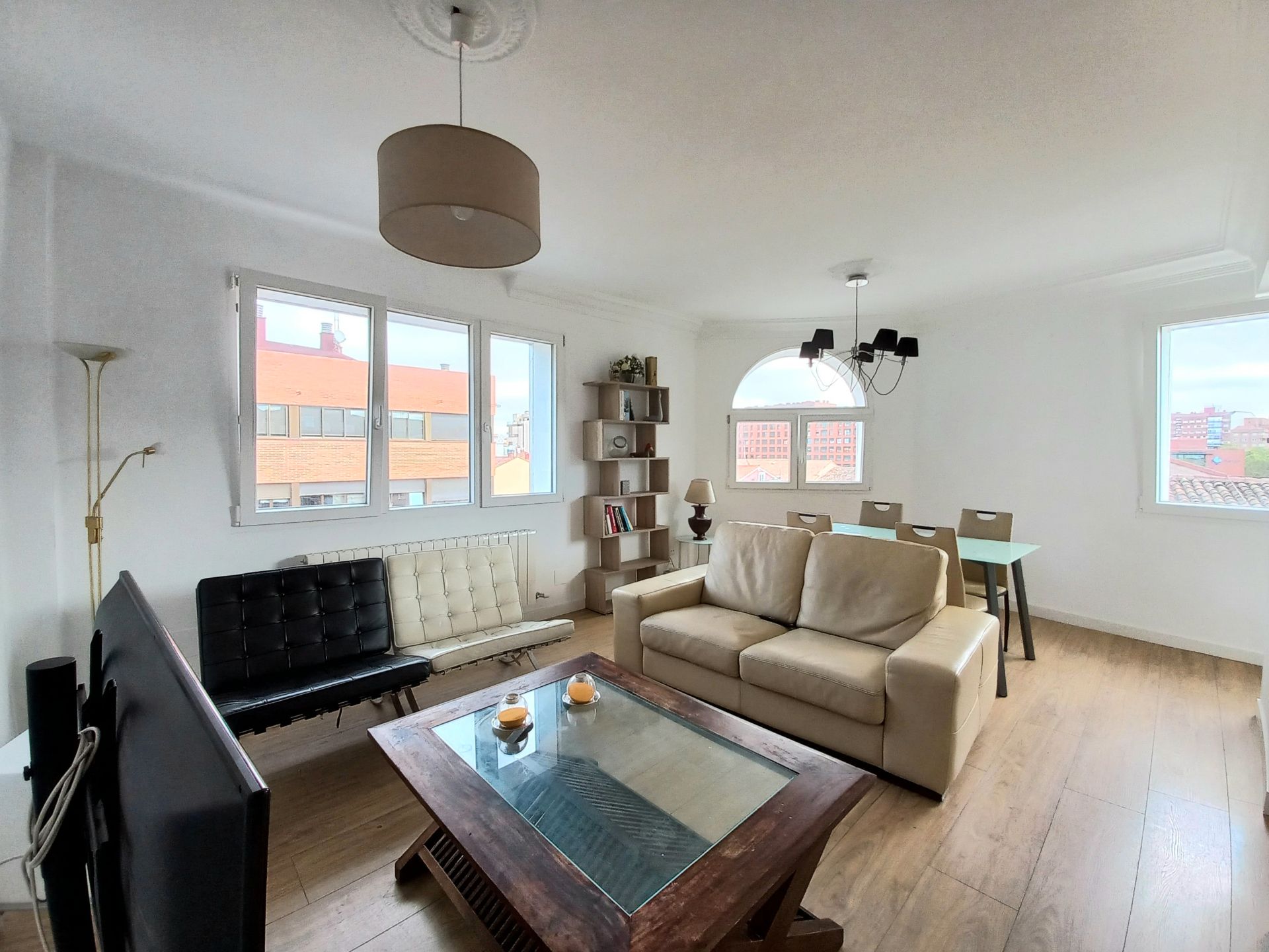 Sala de estar de Apartamento en venta en Burgos Capital con Calefacción
