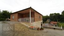 Vista exterior de Casa o xalet en venda en Terrassa amb Aire condicionat i Piscina