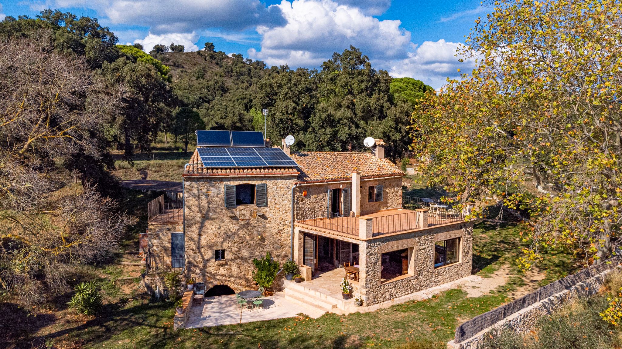 Vista exterior de Casa o xalet en venda en Masarac amb Jardí privat, Terrassa i Piscina