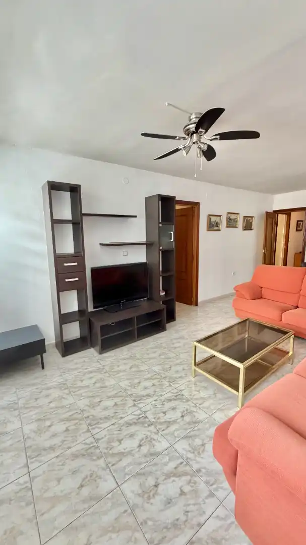 Sala de estar de Piso en venta en Madrid con Calefacción, Parquet y Amueblado