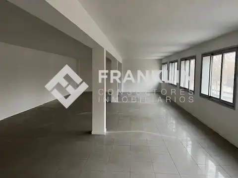 Fabrikhallen zur Miete in Carrer Cantàbria, 13, Parc Central