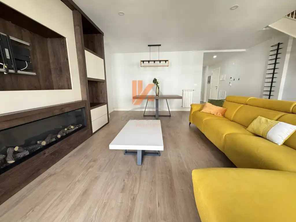 Duplex avec ascenseur à louer à Rua Manuel Beiras 18