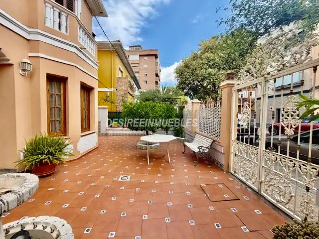 Vista exterior de Casa o xalet de lloguer en Valencia amb Aire condicionat, Calefacció i Terrassa