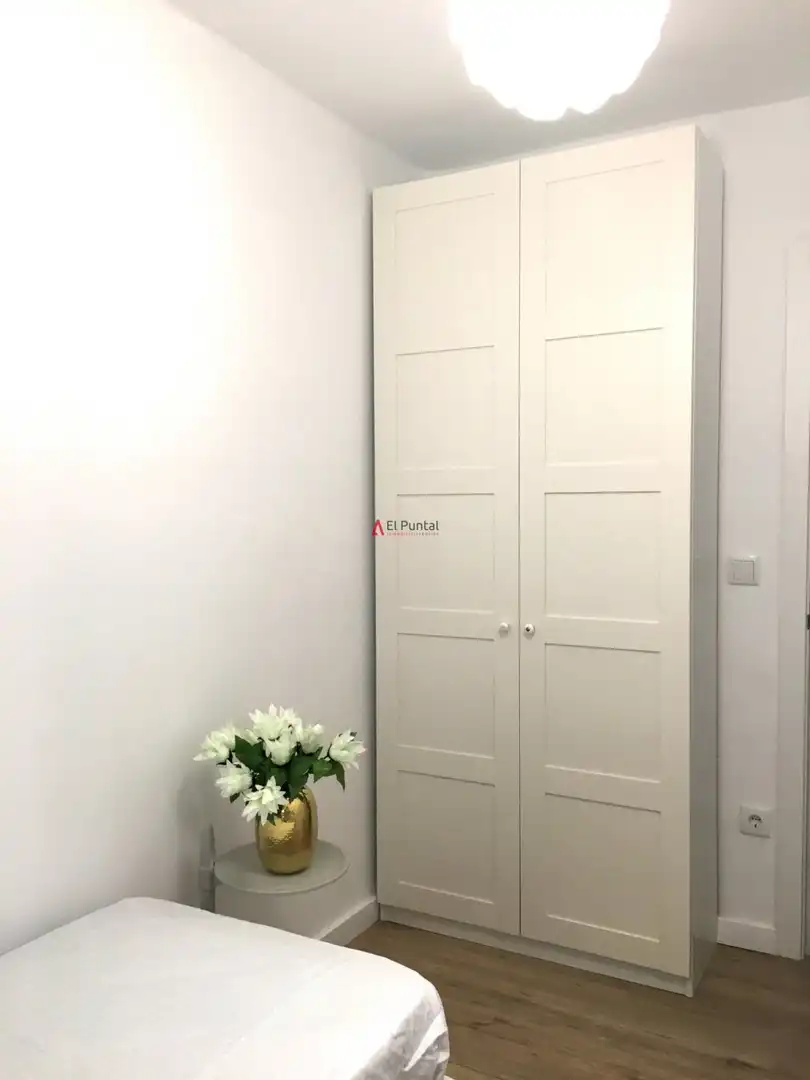 Dormitori de Pis de lloguer en Santander amb Calefacció, Parquet i Moblat