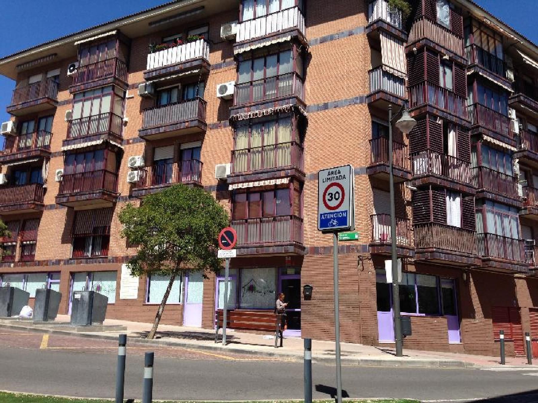 Vista exterior de Local en venda en Alcobendas