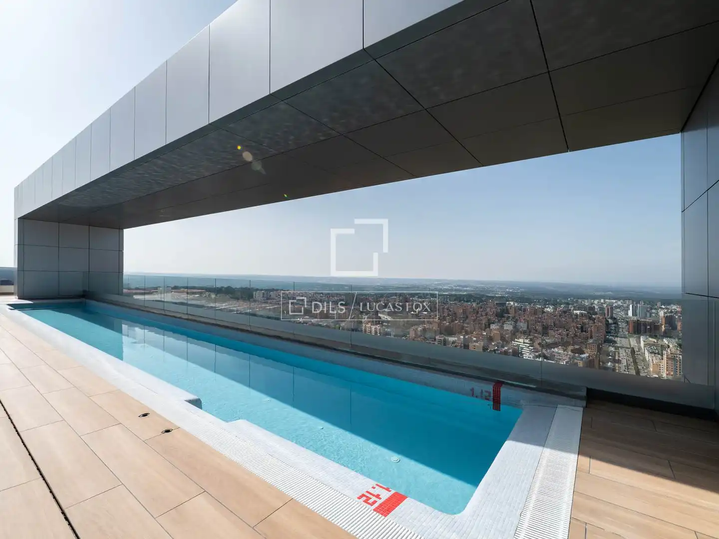Piscina de Ático en venta en Madrid con Aire acondicionado, Calefacción y Terraza