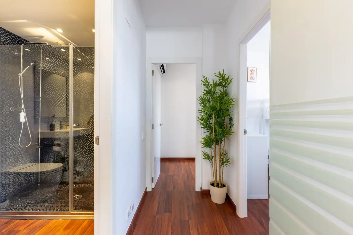 Attic for rent in Valencia  with Air Conditioner, Heating and Parquet flooring