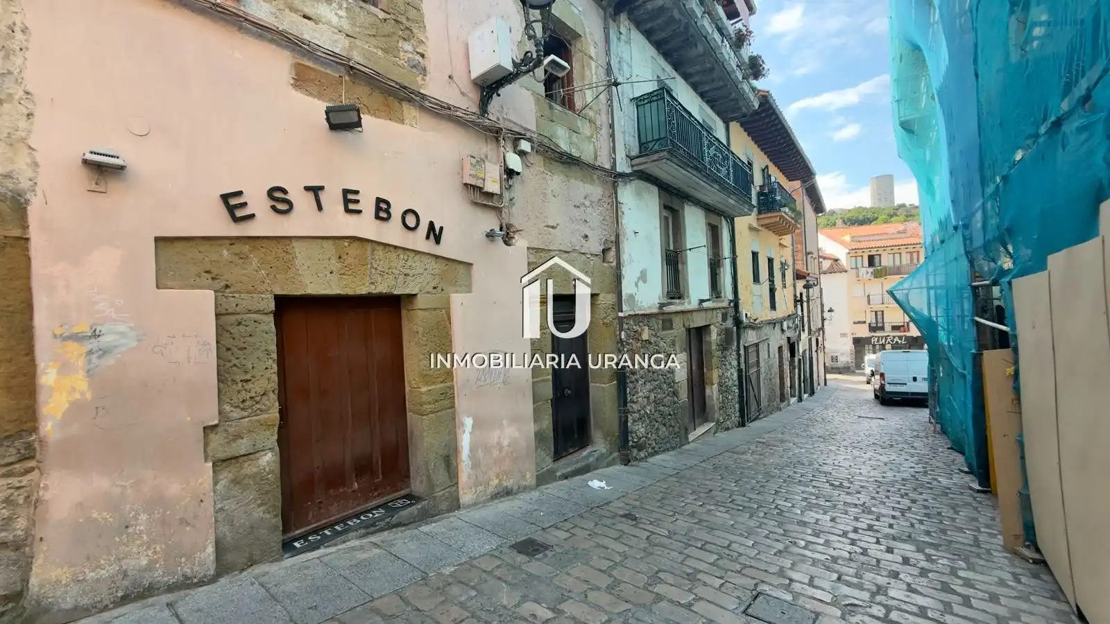 Außenansicht von Wohnung zum Verkauf in Laredo mit Terrasse, Abstellraum und Möbliert