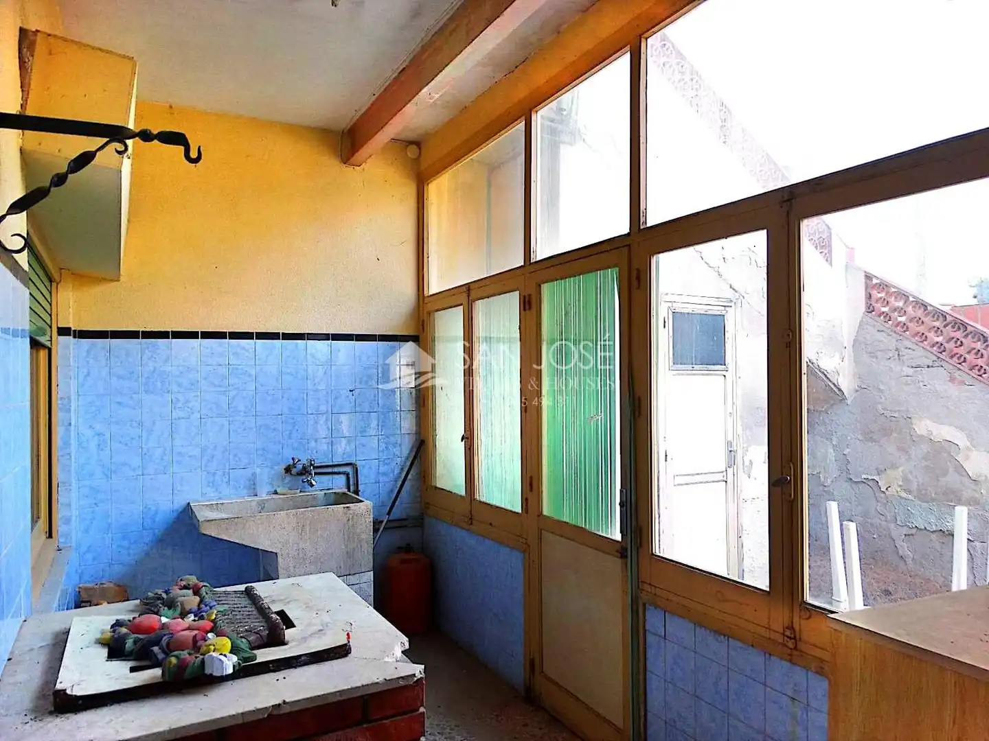 Cuina de Casa o xalet en venda en La Romana amb Calefacció, Terrassa i Traster