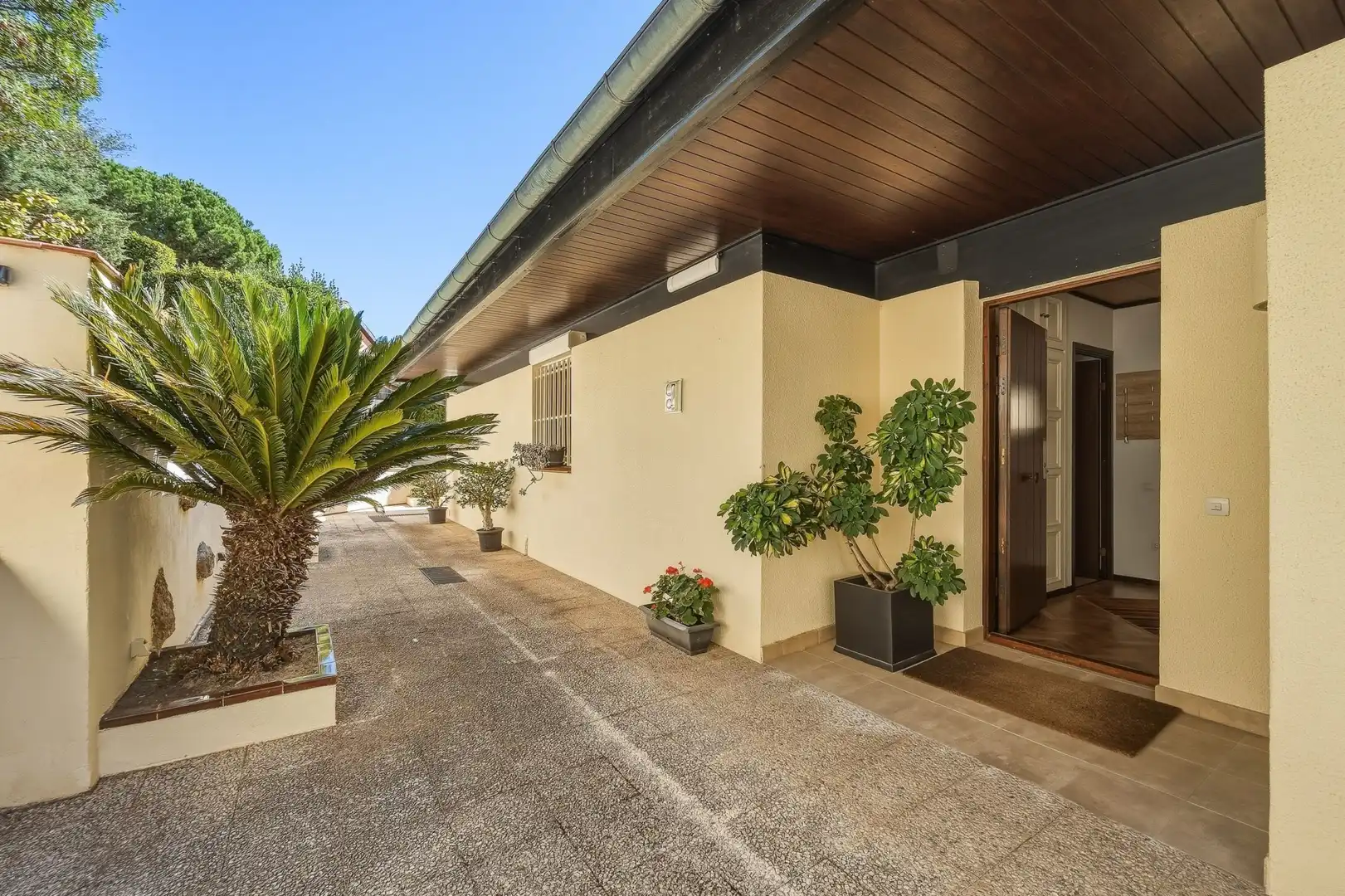 Exterior view of Houses for sale in Montjuïc