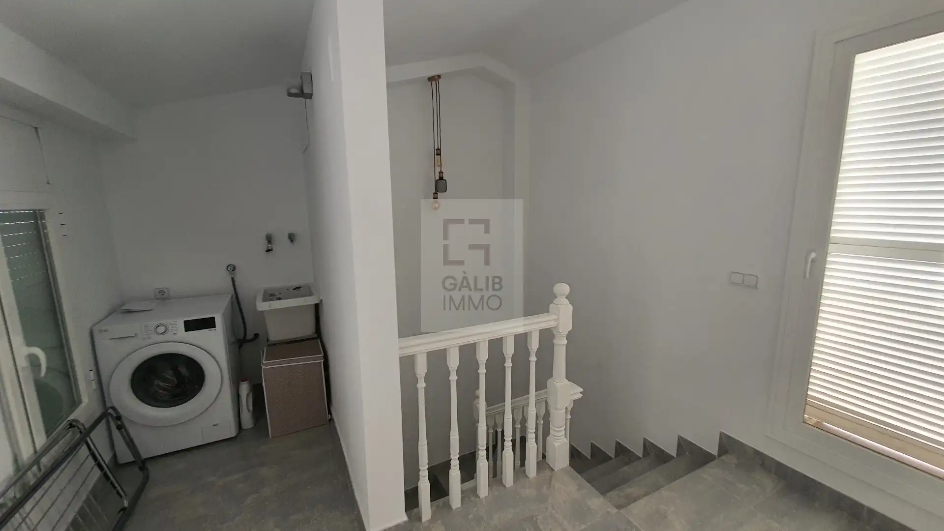 Einfamilien-Reihenhaus zum Verkauf in Empuriabrava mit Klimaanlage, Terrasse und Möbliert