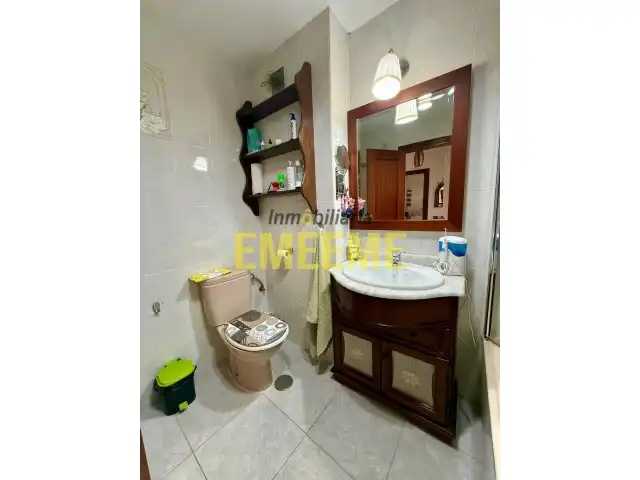 Bathroom of Flat for sale in Ronda  with Oven