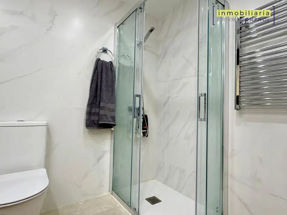 Bany de Casa o xalet en venda en Zuera amb Aire condicionat, Calefacció i Jardí privat