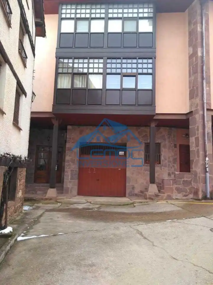 Außenansicht von Garage zum Verkauf in Valgañón