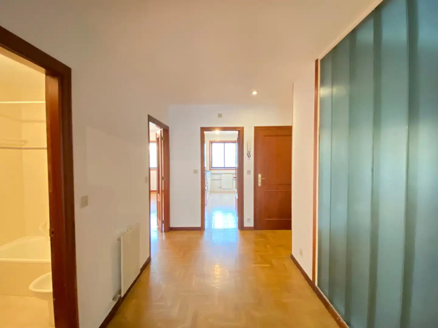 Piso en venta en Santiago de Compostela  con Calefacción, Trastero y Amueblado