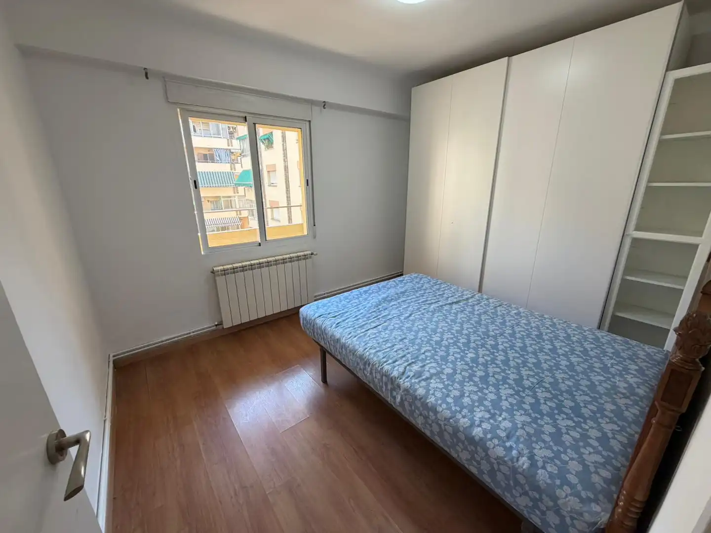Habitación de Piso de alquiler en Lleida con Calefacción, Parquet y Amueblado