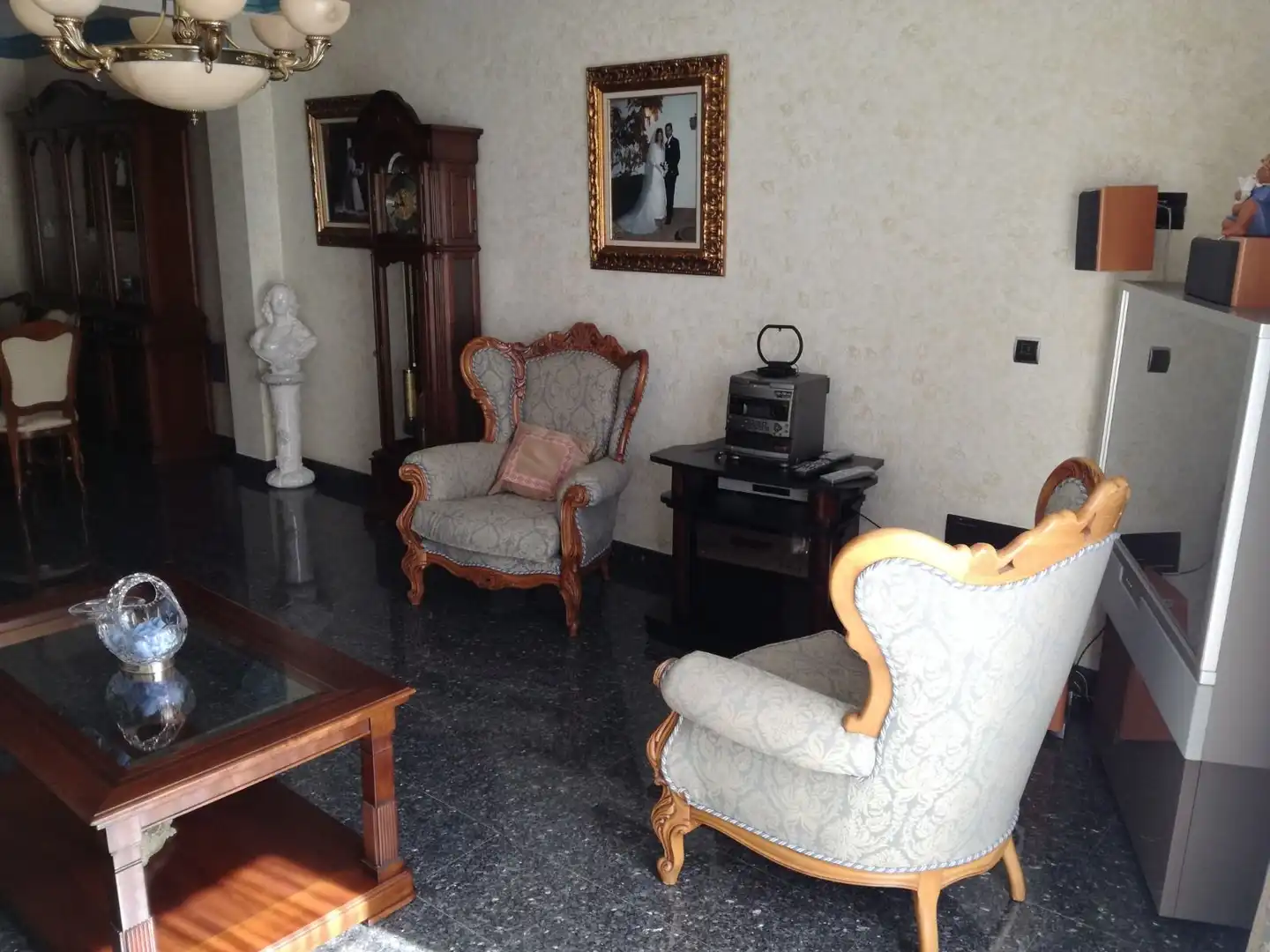 Living room of Flat for sale in Ronda  with Air Conditioner, Heating and Storage room