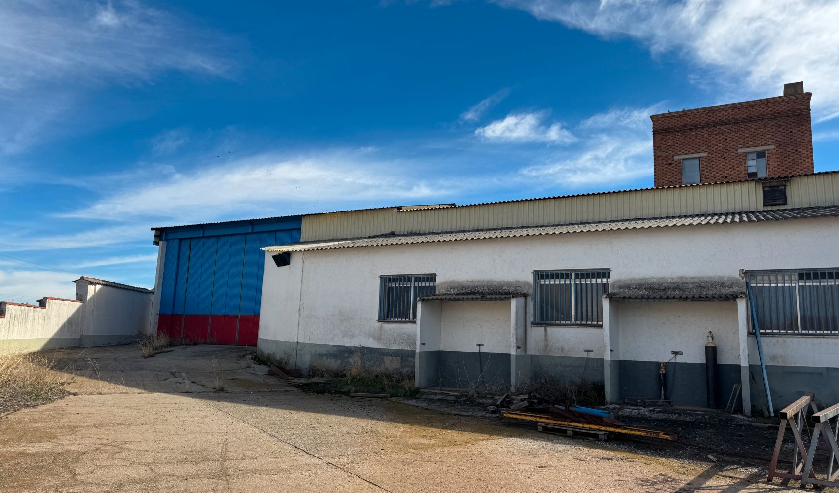 Exterior view of Industrial buildings for sale in Santa Cruz de Mudela