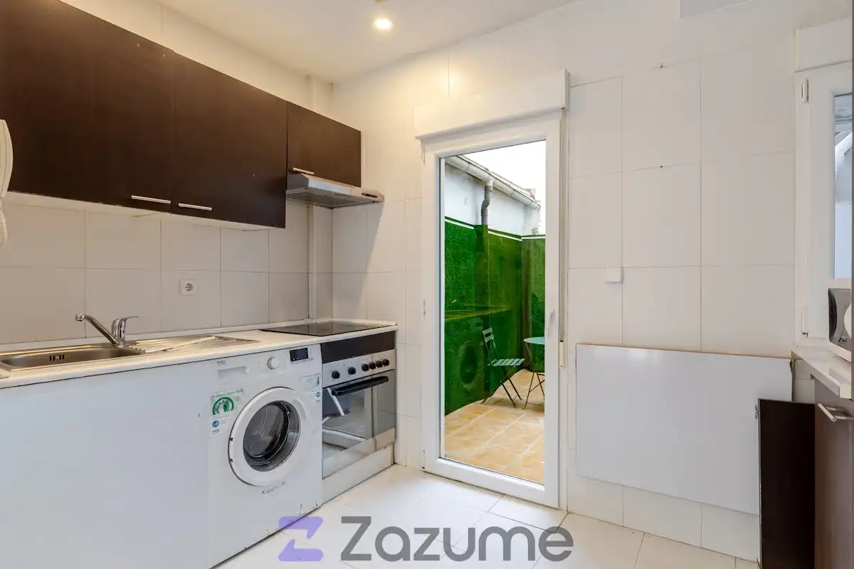 Kitchen of Flat for rent in Madrid  with Air Conditioner, Parquet flooring and Terrace