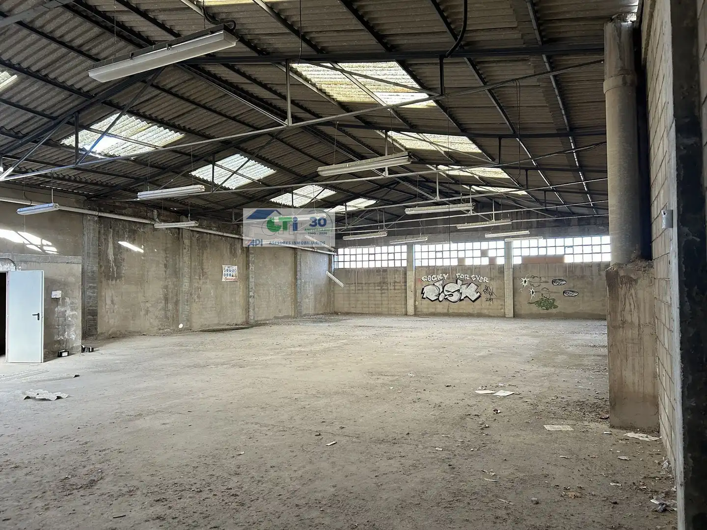 Vista exterior de Nave industrial en venta en Cuarte de Huerva
